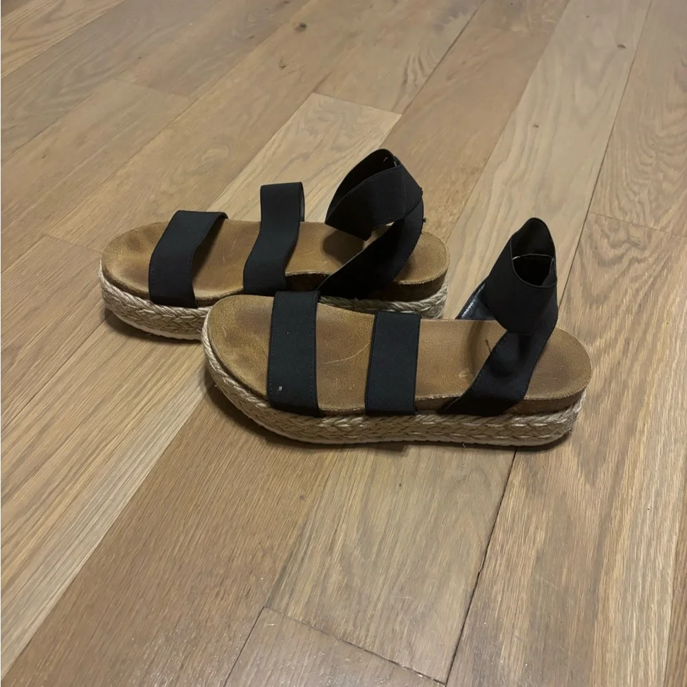 Black Strappy Espadrille Sandals Steve Madden platform size 6.5